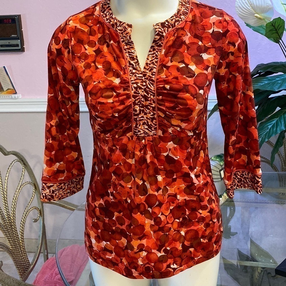 A Susan Graver stretch 3/4 sleeve regular size top XXS